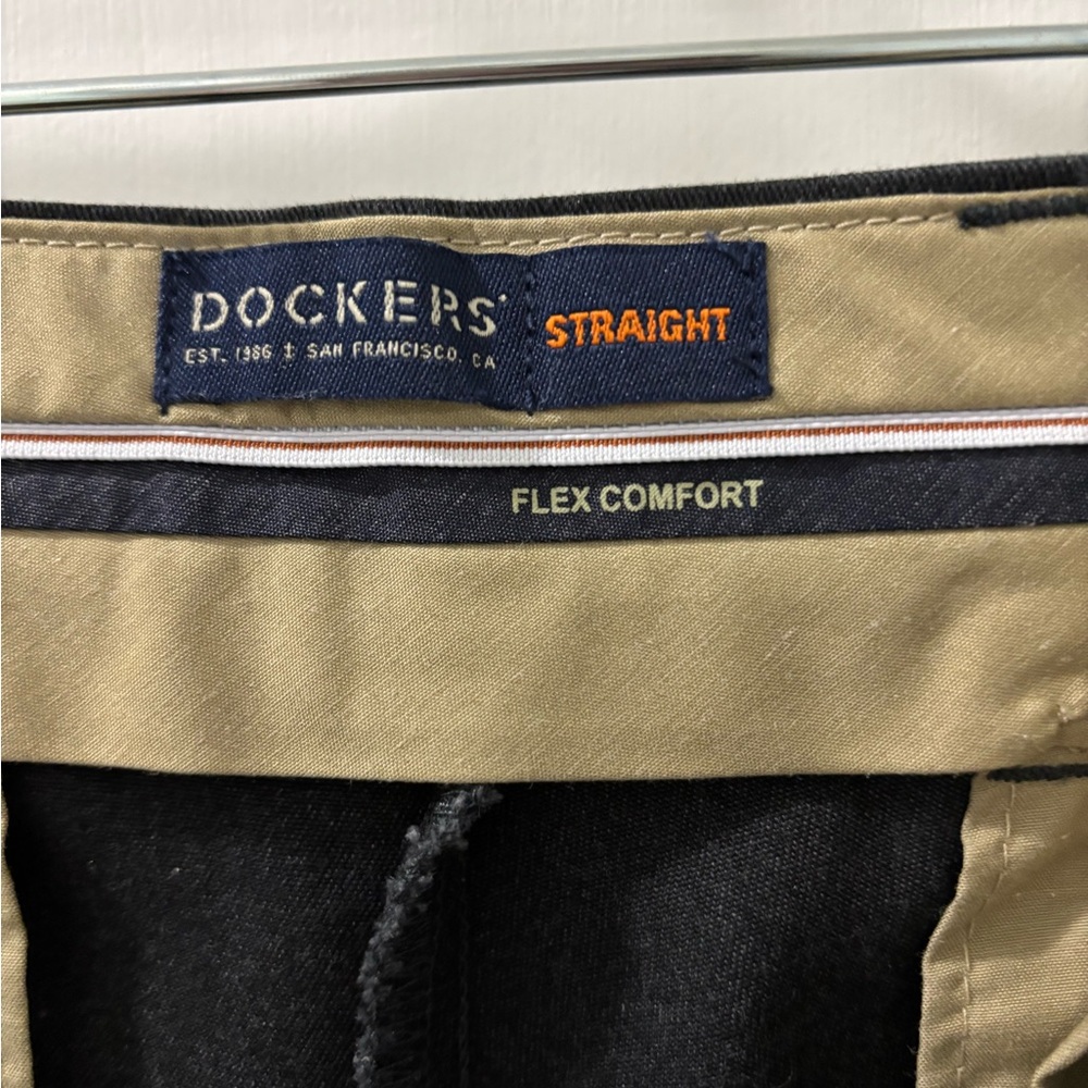 Dockers Signature Khaki size 34 x 32 Gray and Khaki - Picture 4 of 10